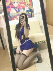 情趣制服小辣妹