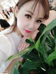 一个服务控妹子