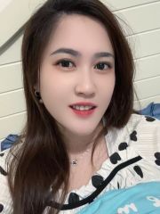 丰满性感的美女性价比超高额，颜值也不相当过得去的