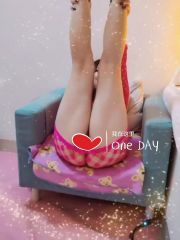 性感丰满粉嫩服务妹子