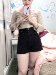 漂亮乖巧听话理想型女友