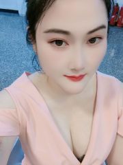 风韵犹存的熟女少妇