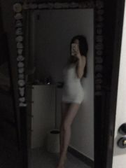 美女前凹后翘比例完美