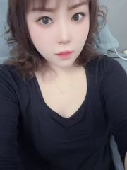 服务系反差美女