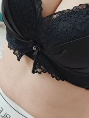 真诚的美胸少妇