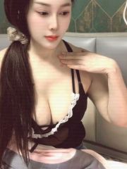 大胸成熟美女