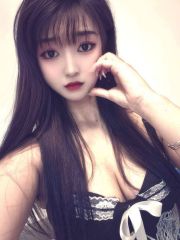 酥胸大眼少妇
