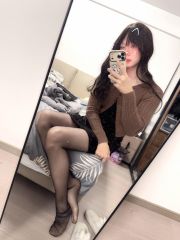 黑丝御姐粉嫩白臀